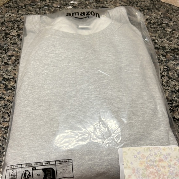 Women’s fleece crewneck sweatshirt NWT - Picture 3 of 5